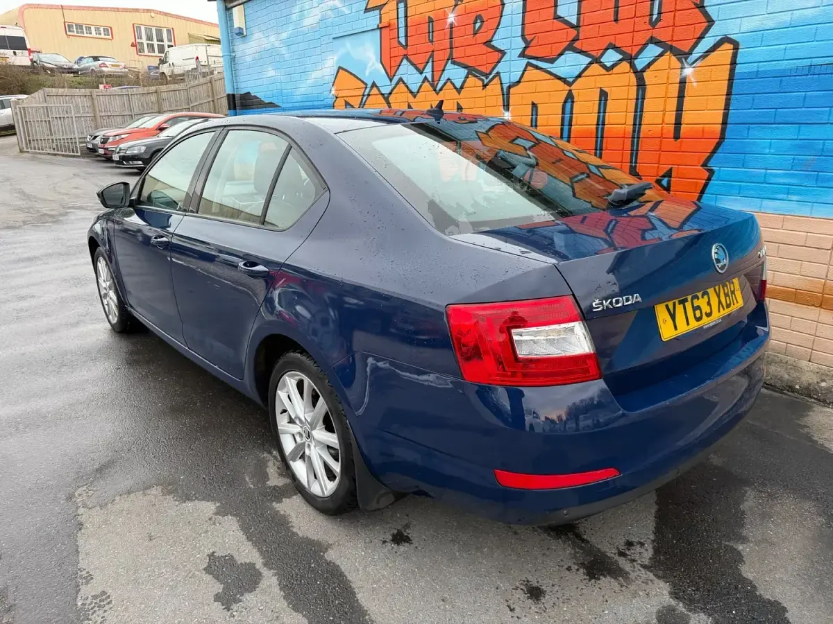 Begagnad Skoda Octavia Elegance 150 HK (110 kW) 2013 Blå Halvkombi