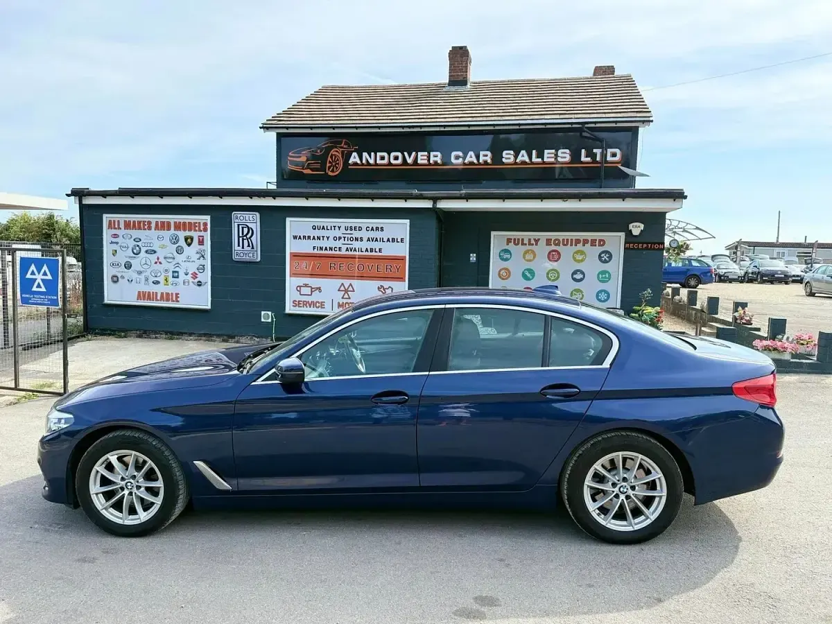 Used BMW 520 Comfort Edition 2019 Blue Sedan