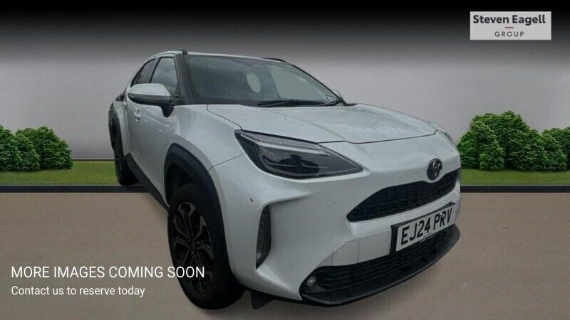 White Used 2024 Toyota Yaris Hybrid Design Hatchback | £22,000 (Expensive) - Image 1/4