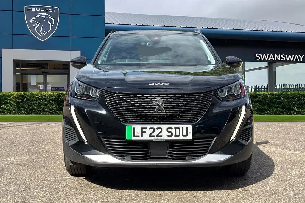 Used Peugeot e-2008 Allure Premium 98 kW (134 HP) 2022 Black SUV