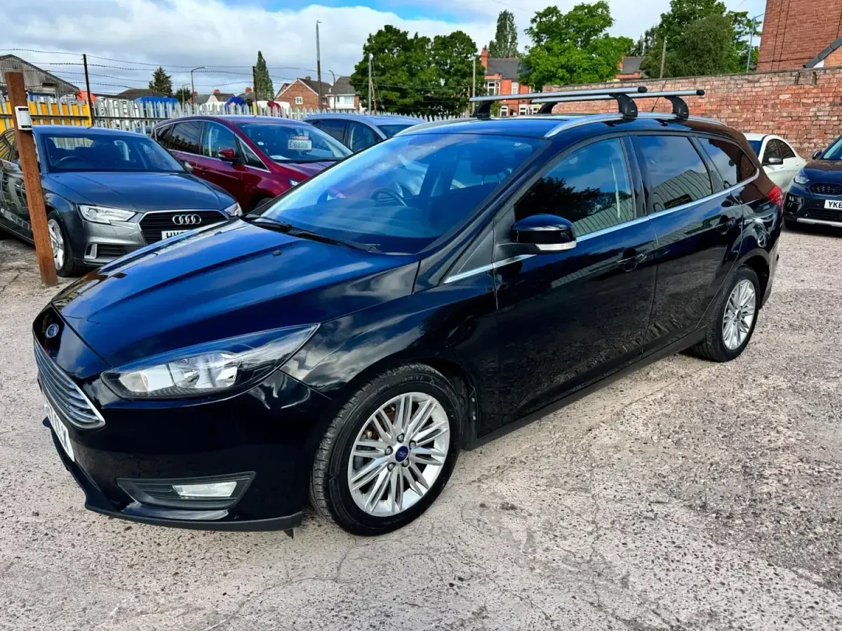 Used Ford Focus Zetec 120 HP (88 kW) 2017 Black Estate