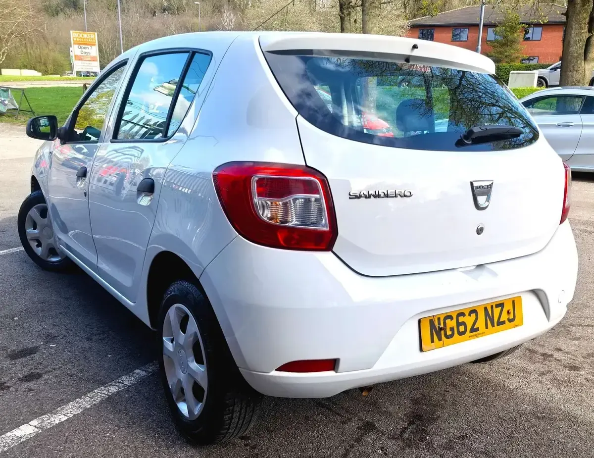 Begagnad Dacia Sandero Ambiance 75 HK (55 kW) 2013 Vit Halvkombi