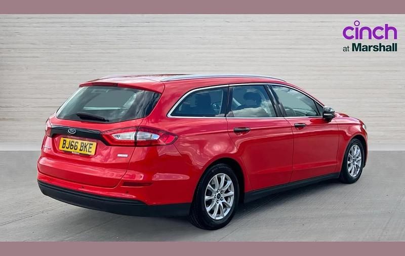 Used Ford Mondeo Zetec 120 HP (88 kW) 2016 Red Estate