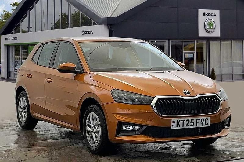 Phoenix orange metallic Used 2025 Skoda Fabia SE Hatchback | £17,995 (A bit pricey) - Image 1/4