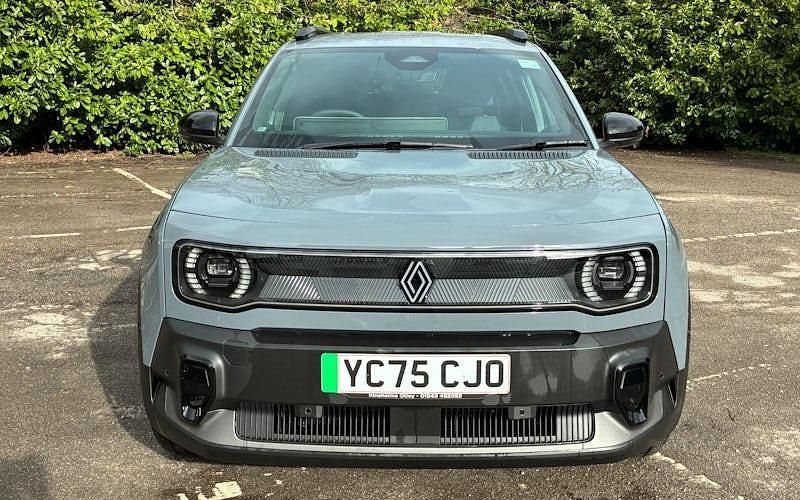 Usado Renault R4 Komfort 110 kW (150 CV) 2025 Gris Familiar
