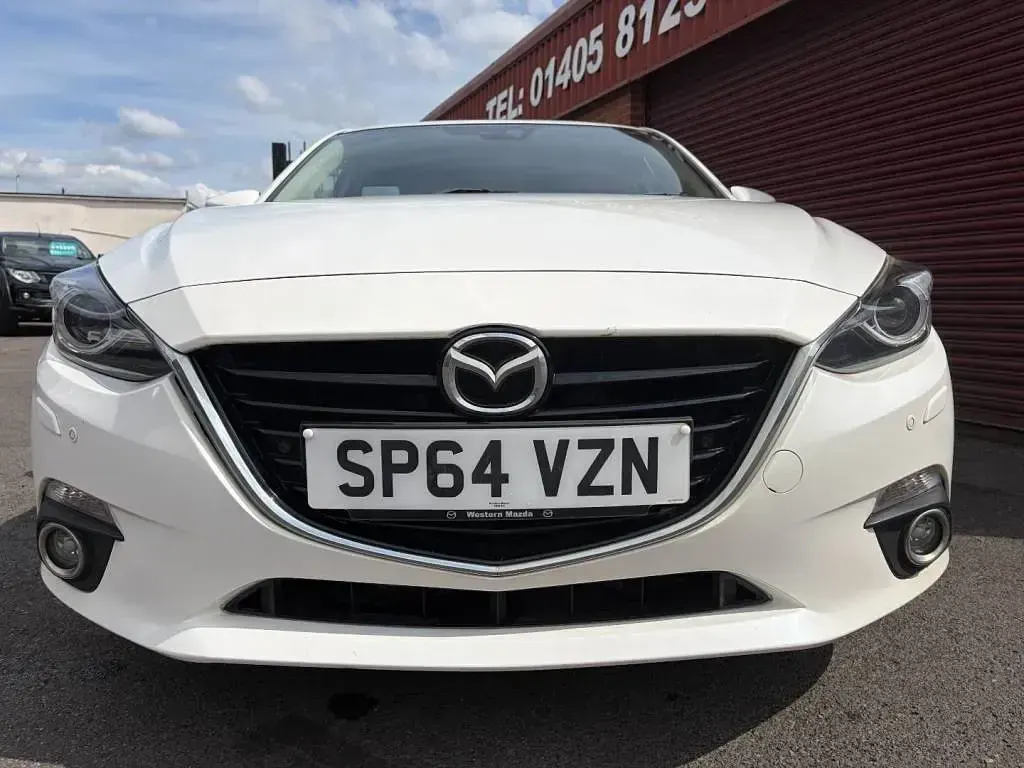 Used Mazda 3 Inclusive 165 HP (121 kW) 2014 White Hatchback
