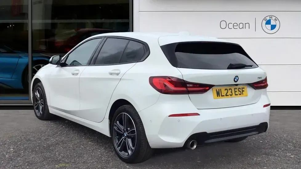 Used BMW 118 Sport Line 134 HP (98 kW) 2023 White Hatchback