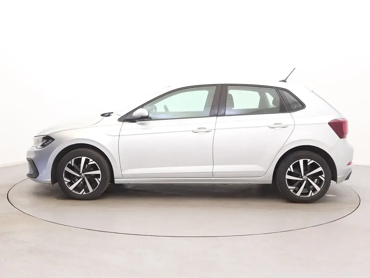 Used VW Polo Life 95 HP (69 kW) 2024 Silver Hatchback