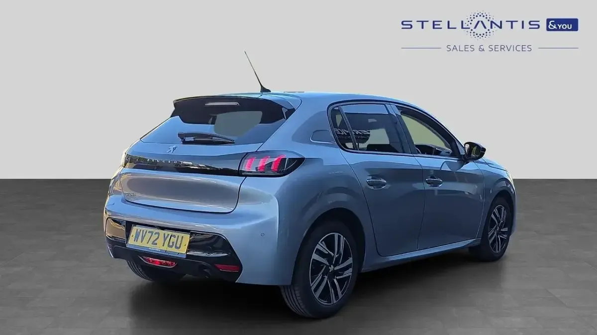 Used Peugeot 208 Allure+ 99 HP (72 kW) 2023 Grey Hatchback