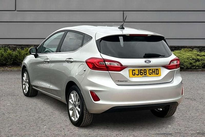 Used Ford Fiesta Titanium 99 HP (72 kW) 2018 Silver Hatchback