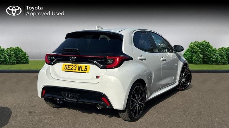 Used Toyota Yaris Hybrid Sport 116 HP (85 kW) 2022 Ash grey Hatchback