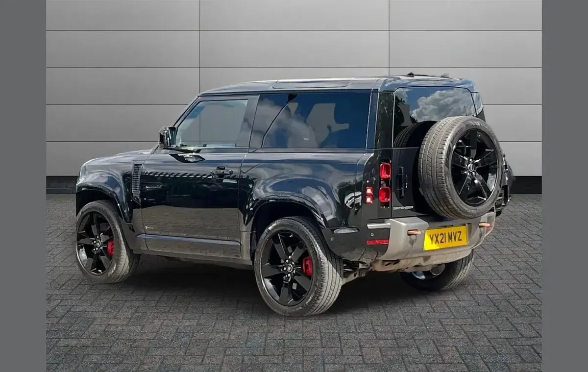 Used Land Rover Defender SE Dynamic 245 HP (180 kW) 2021 Black SUV