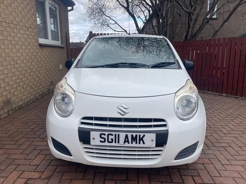 Used Suzuki Alto SZ3 68 HP (50 kW) 2011 White Hatchback