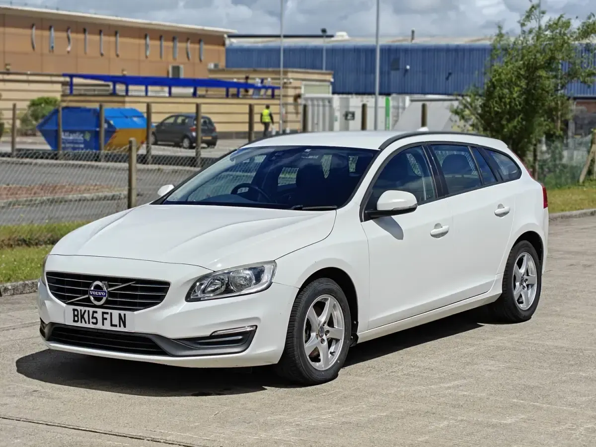 Used Volvo V60 Business Edition 2015 White Estate