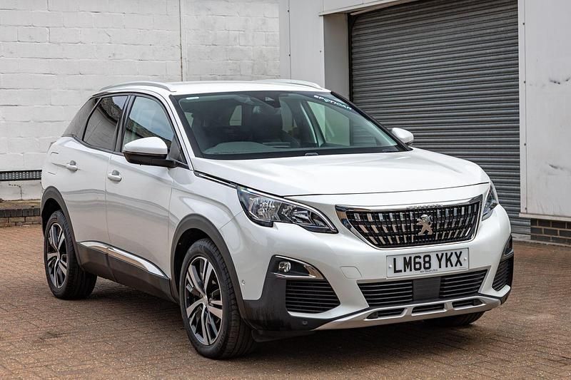 White Used 2018 Peugeot 3008 Allure Hatchback | £13,950 (Fair price) - Image 1/4