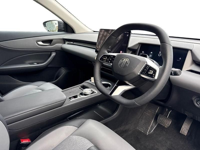 Used MG MG5 EV Trophy 114 kW (156 HP) 2025 Silver Estate