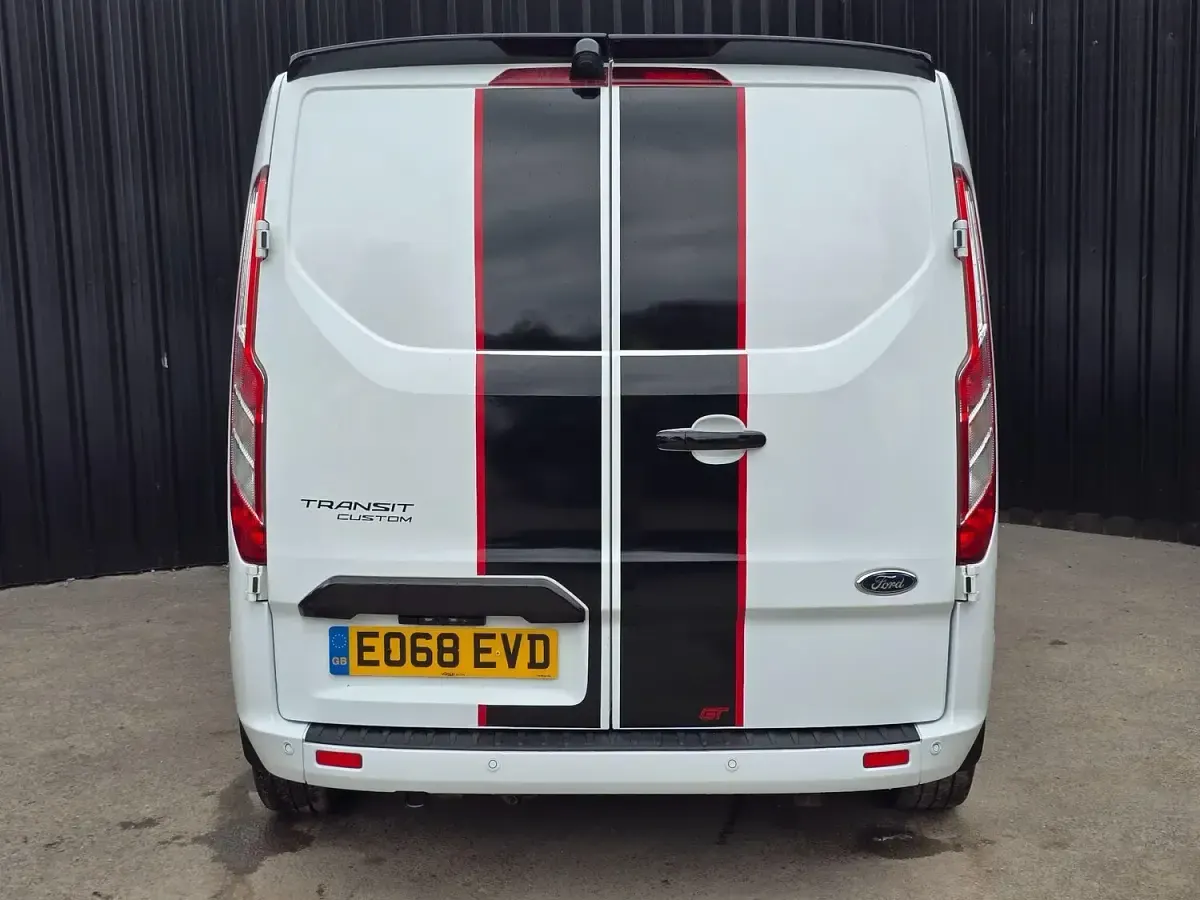 Used Ford Transit Custom 105 HP (77 kW) 2018 White Van