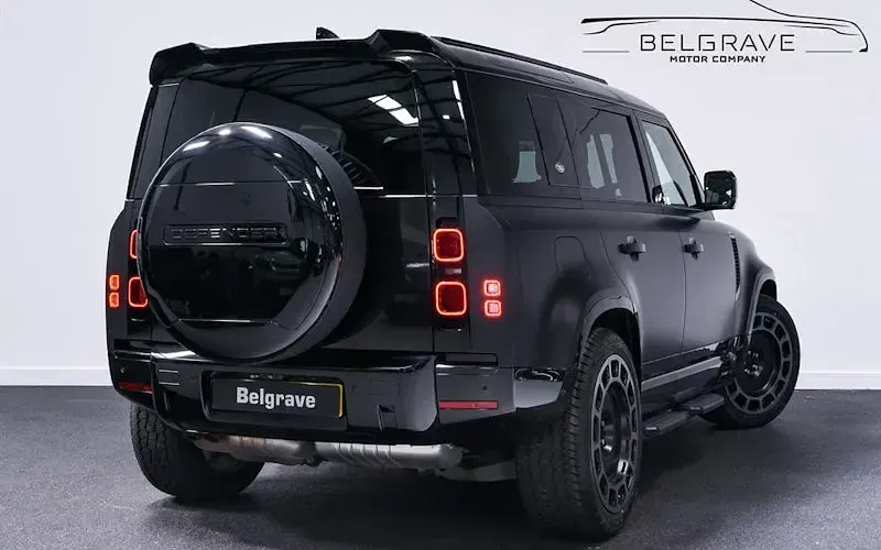 Used Land Rover Defender S 250 HP (183 kW) 2023 Silver SUV