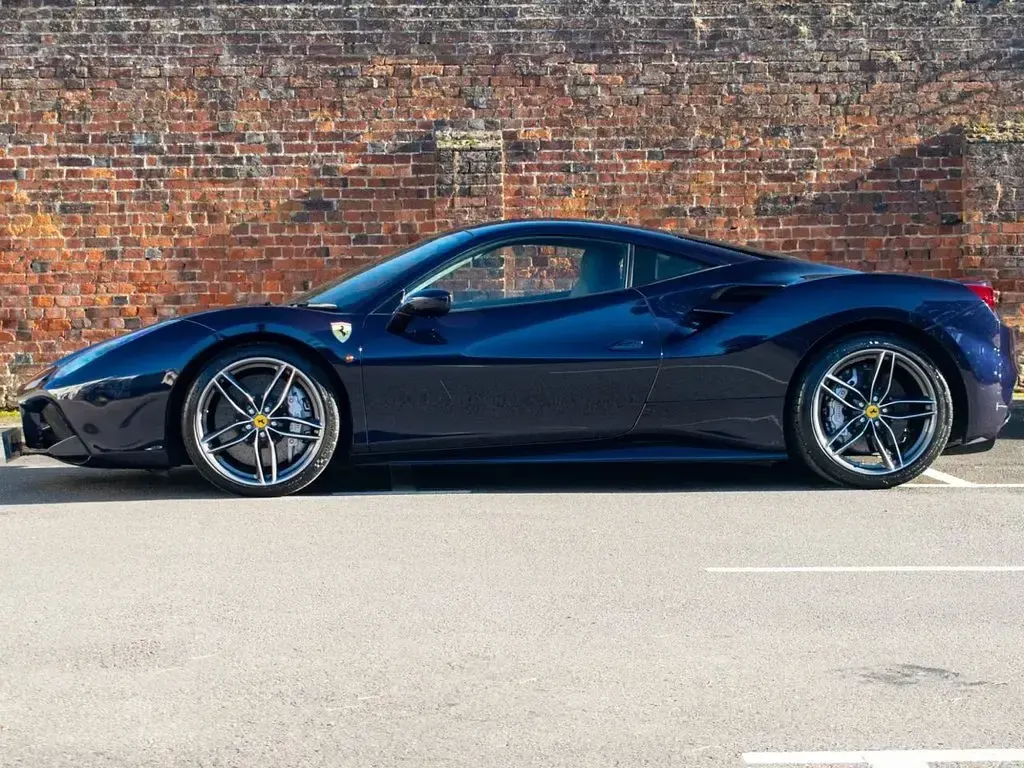Used Ferrari 488 670 HP (492 kW) 2017 Green Cabriolet