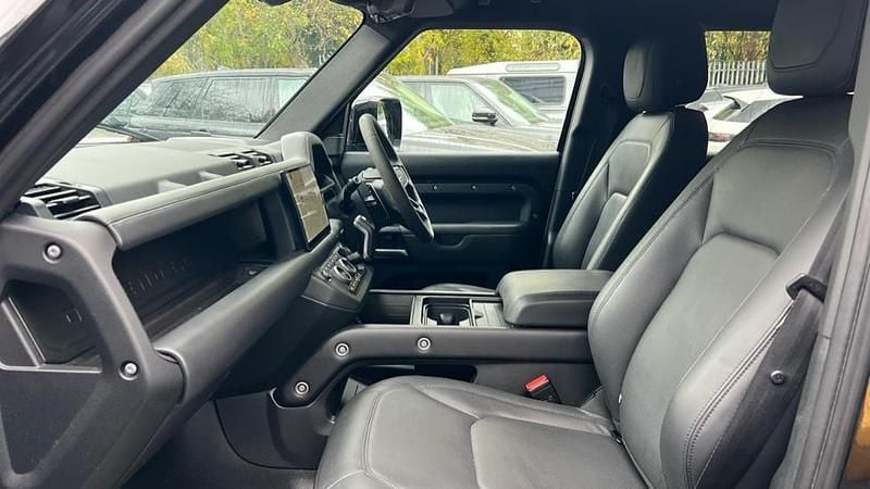 Used Land Rover Defender 525 HP (386 kW) 2022 Metallic  santorini black SUV