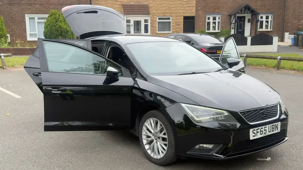 Used Seat Leon SE 110 HP (80 kW) 2015 Black Hatchback