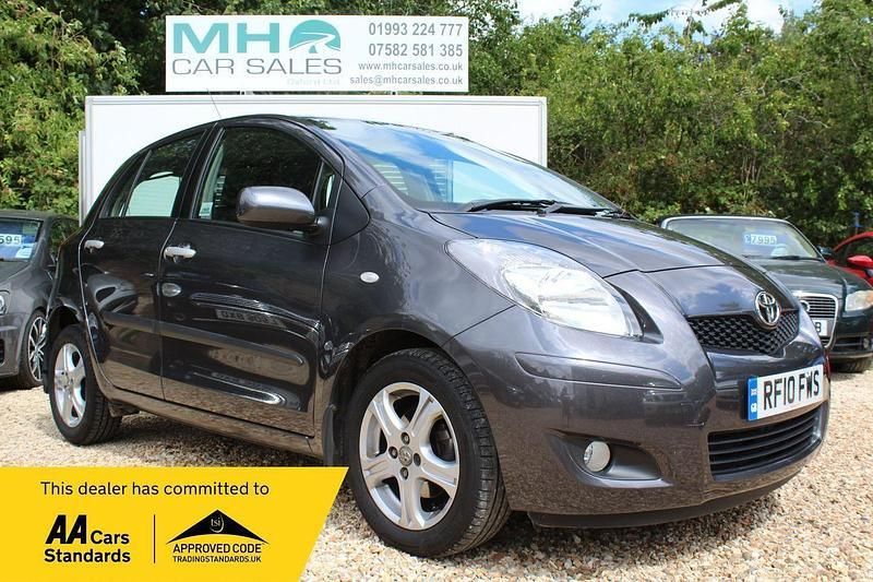 Grey Used 2010 Toyota Yaris Hatchback | £4,995 (Expensive) - Image 1/4