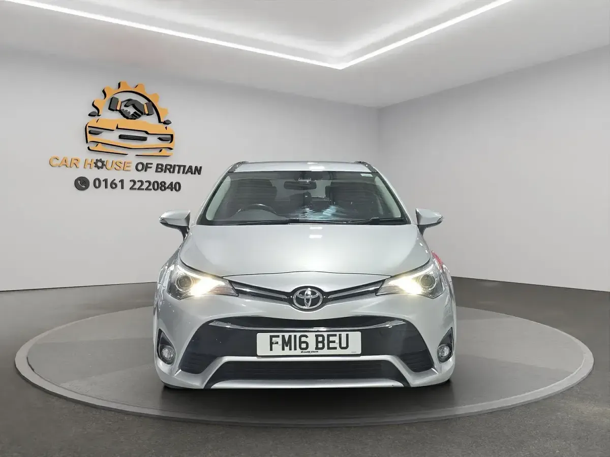 Used Toyota Avensis Business Edition 112 HP (82 kW) 2016 Silver Estate