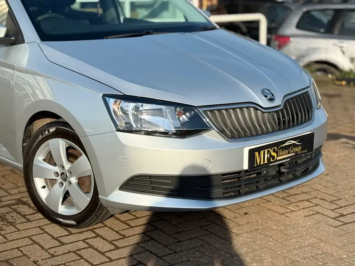 Used Skoda Fabia SE 95 HP (69 kW) 2018 Silver Estate