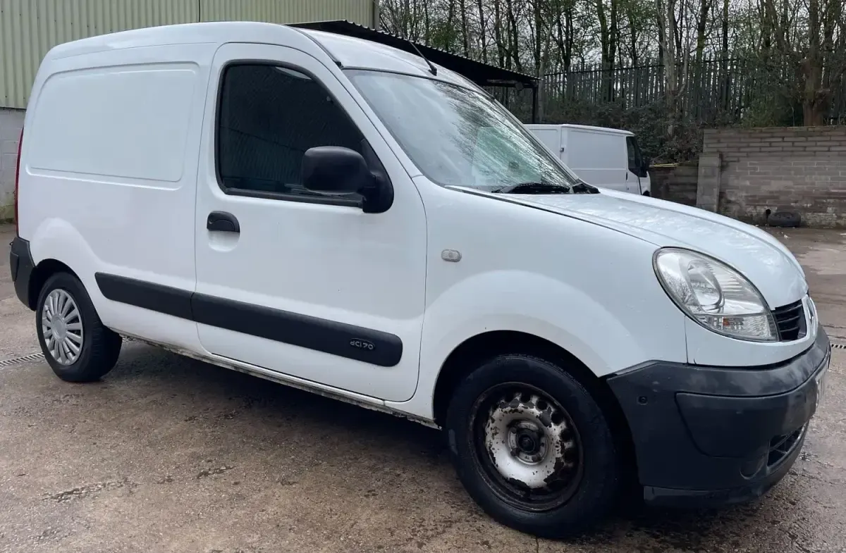 Usado Renault Kangoo 65 HP (47 kW) 2007 Branco Monovolume