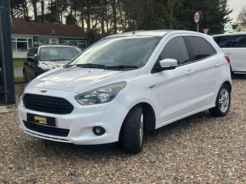 Used Ford Ka Plus Zetec 70 HP (51 kW) 2018 White Hatchback