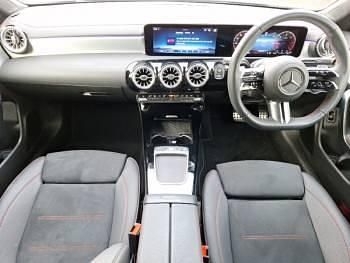Usado Mercedes CLA220 AMG Line Premium 190 HP (139 kW) 2025 Cinzento Sedan