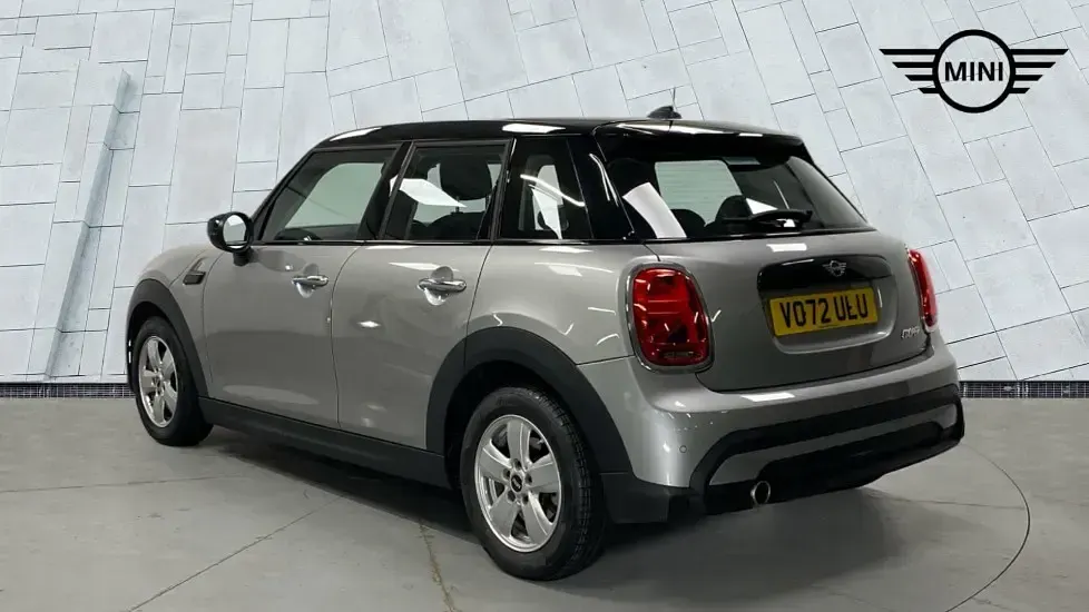 Used Mini Cooper Classic 134 HP (98 kW) 2023 Silver Hatchback