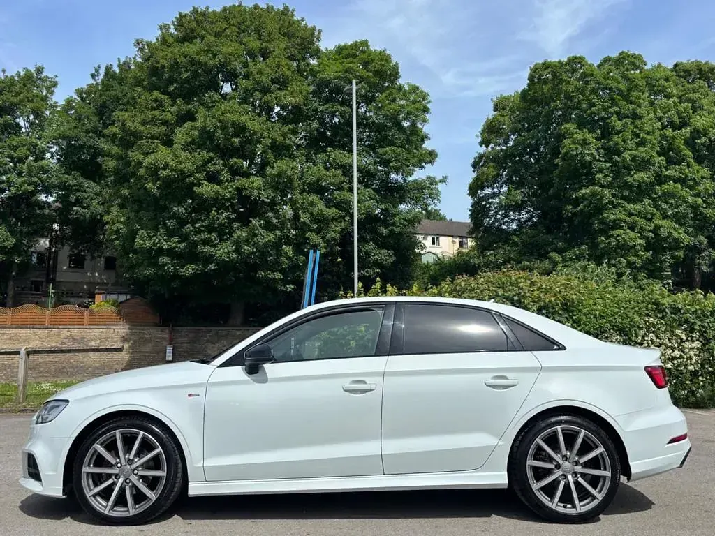 Used Audi A3 Black Edition 150 HP (110 kW) 2017 White Sedan