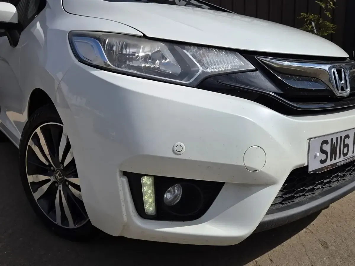 Second-hand Honda Jazz EX 102 CP (75 kW) 2016 Alb Hatchback