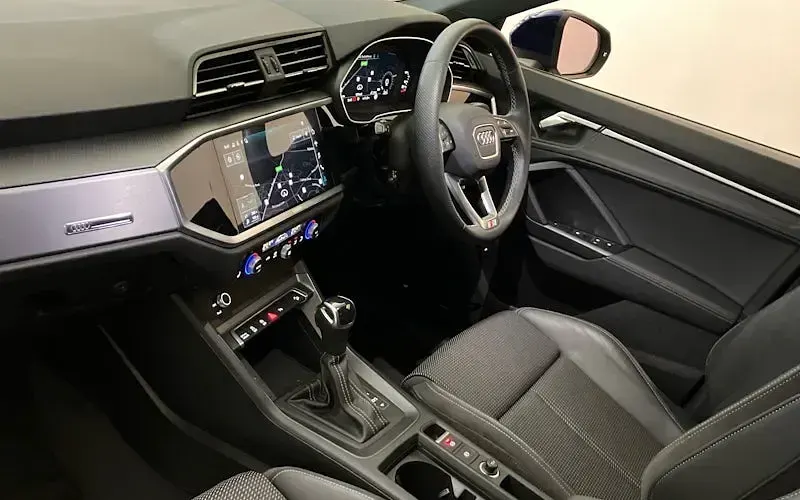 Begagnad Audi Q3 S-Line 150 HK (110 kW) 2022 Blå SUV