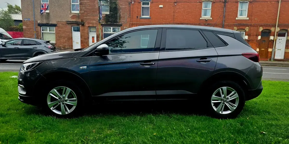 Used Vauxhall Grandland X 130 HP (95 kW) 2018 Grey SUV