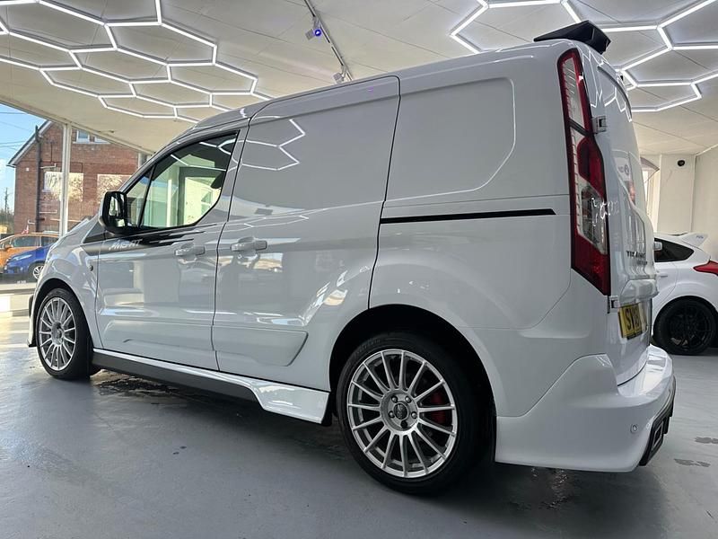Used Ford Transit Connect Limited 120 HP (88 kW) 2018 White MPV