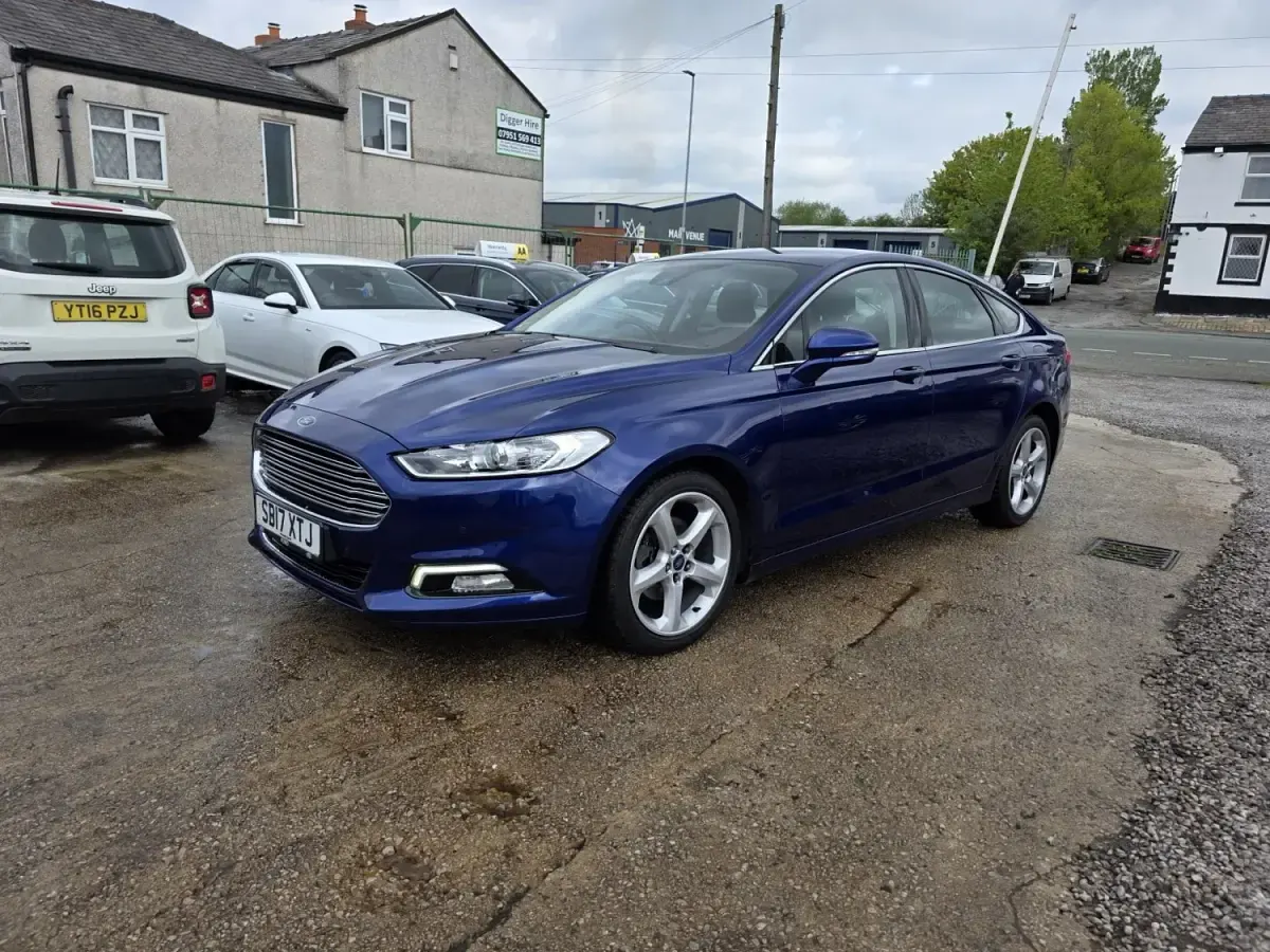 Używany Ford Mondeo Titanium 150 KM (110 kW) 2017 Niebieski Hatchback