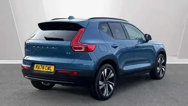 Usado Volvo XC40 Ultra 161 HP (118 kW) 2025 Azul SUV