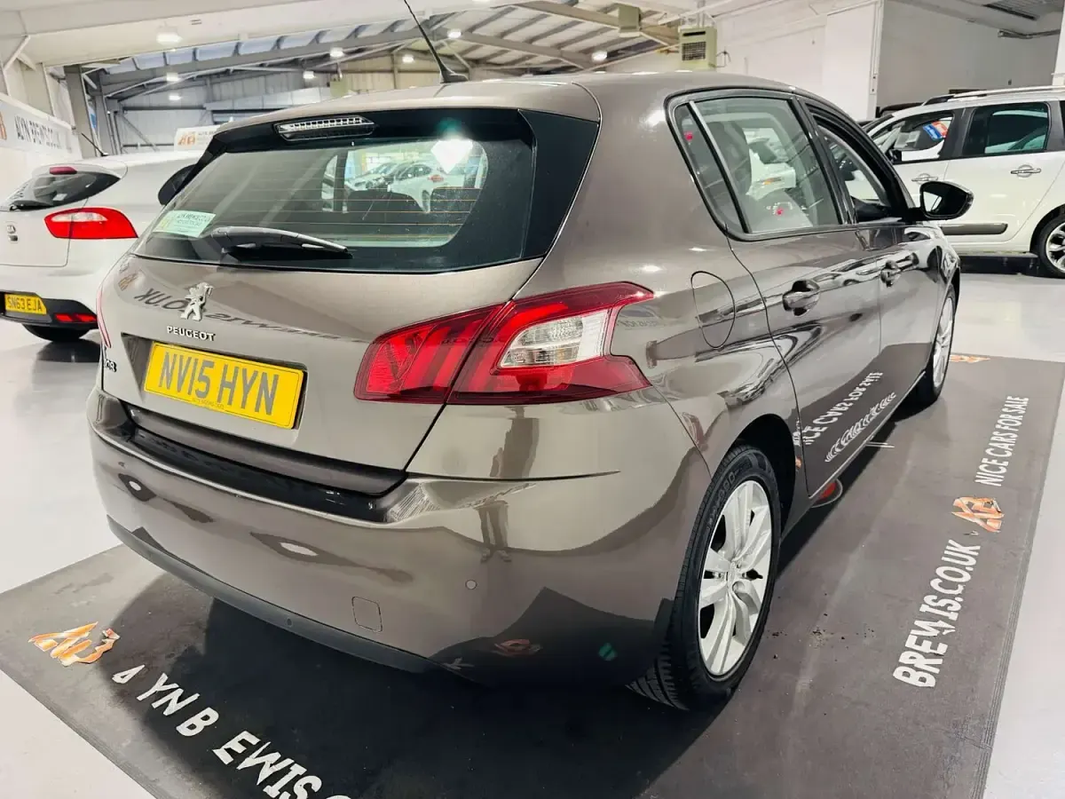Used Peugeot 308 Active 115 HP (84 kW) 2015 Grey Hatchback