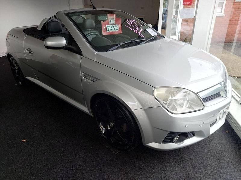 Used Vauxhall Tigra 89 HP (65 kW) 2009 Silver Cabriolet