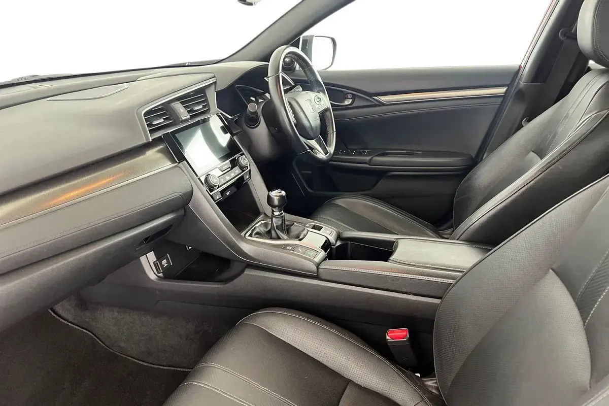 Used Honda Civic EX 126 HP (92 kW) 2018 Red Hatchback