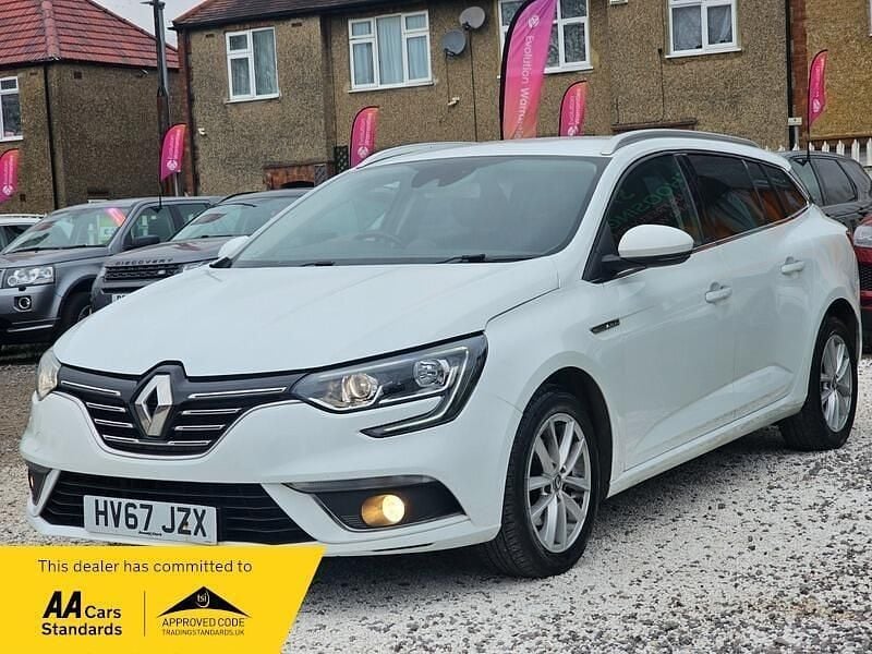Used Renault Mégane GrandTour Dynamique 110 HP (80 kW) 2017 White Estate