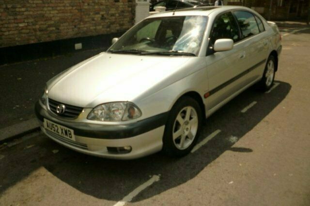 Used 2002 Toyota Avensis Hatchback | £1,395 - Image 1/4