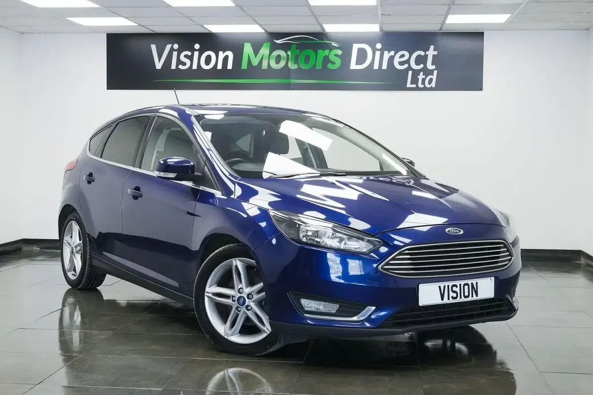 Begagnad Ford Focus Titanium 120 HK (88 kW) 2017 Blå Halvkombi