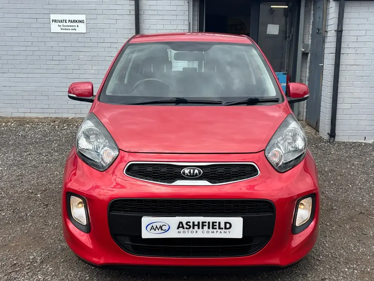 Used Kia Picanto 84 HP (61 kW) 2015 Red Hatchback