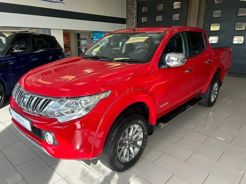Used Mitsubishi L200 Warrior 2016 Red Pickup