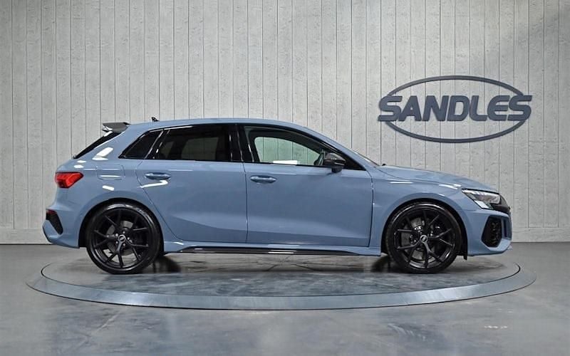 Usado Audi RS3 Comfort 400 CV (294 kW) 2022 Gris Berlina