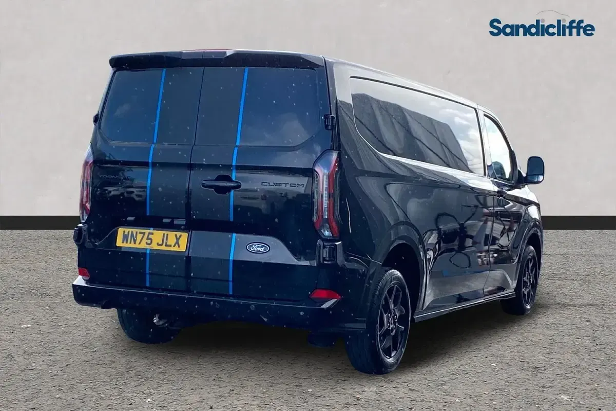 Begagnad Ford Transit Custom Sport 170 HK (125 kW) 2025 Svart Van