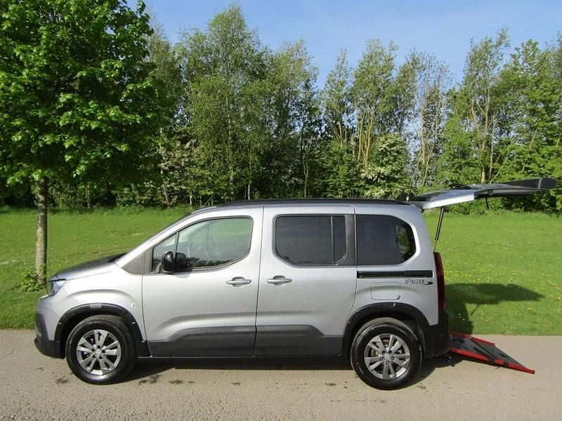 Used Peugeot Rifter Allure 2024 Grey MPV